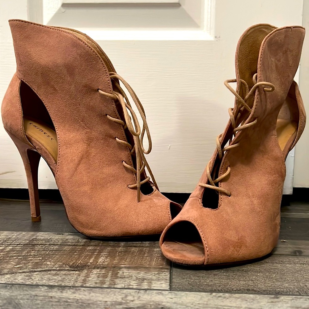 Dusty pink heels